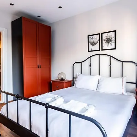 شقة Spacious Modern Airy 4bed2bath Home! #369 اسطنبول