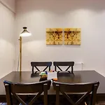Spacious Modern Airy 4bed2bath Home! #369 * Istambul