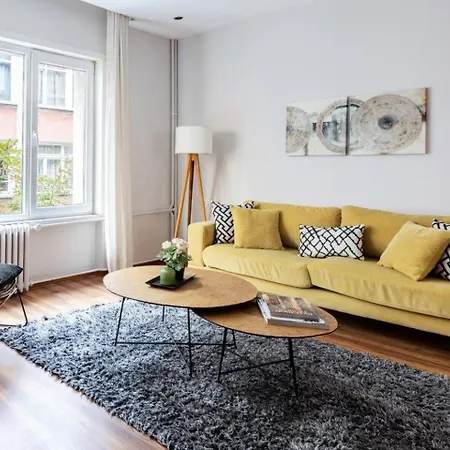 Spacious Modern Airy 4bed2bath Home! #369 Appartamento