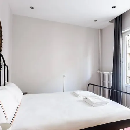 Spacious Modern Airy 4bed2bath Home! #369 Διαμέρισμα Κωνσταντινούπολη