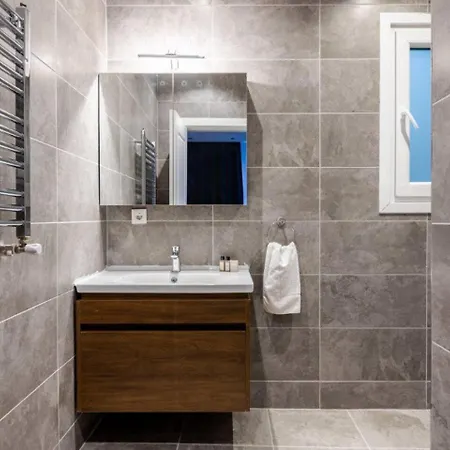 Spacious Modern Airy 4bed2bath Home! #369 Apartment Istanbul