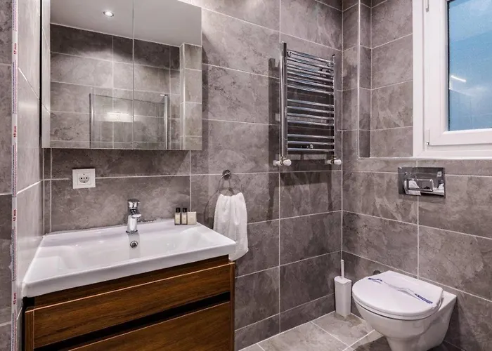 Апартаменты Spacious Modern Airy 4bed2bath Home! #369