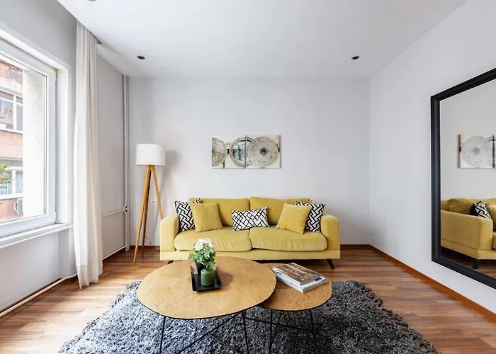 Апартаменты Spacious Modern Airy 4bed2bath Home! #369 *