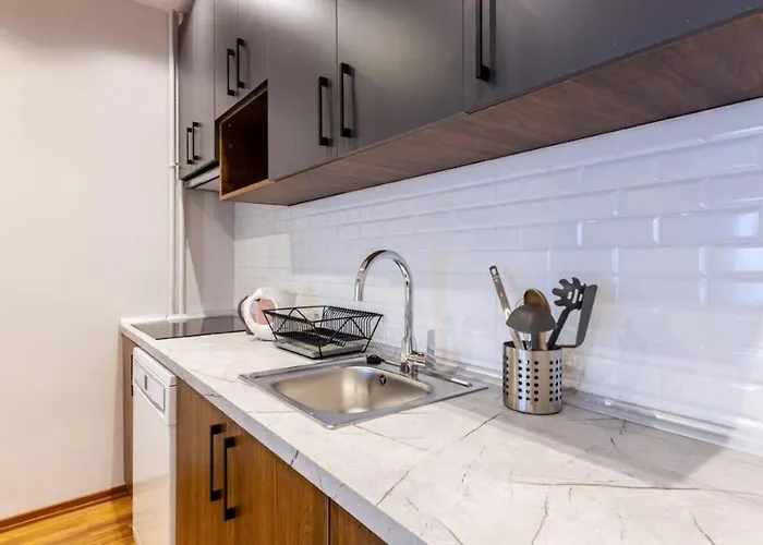 Spacious Modern Airy 4bed2bath Home! #369 Appartamento *