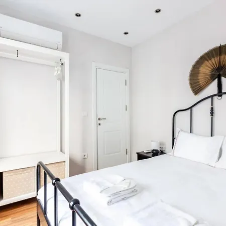 Spacious Modern Airy 4bed2bath Home! #369 *