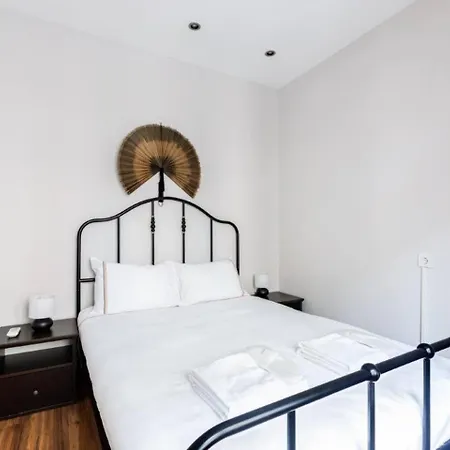 Spacious Modern Airy 4bed2bath Home! #369 Διαμέρισμα *