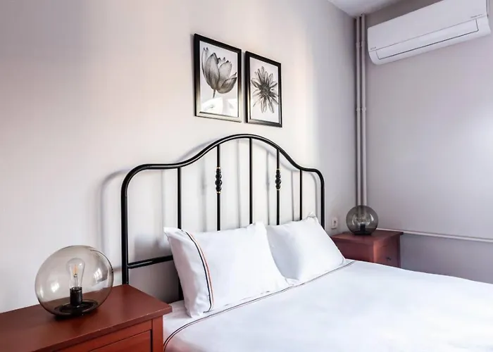 Διαμέρισμα Spacious Modern Airy 4bed2bath Home! #369