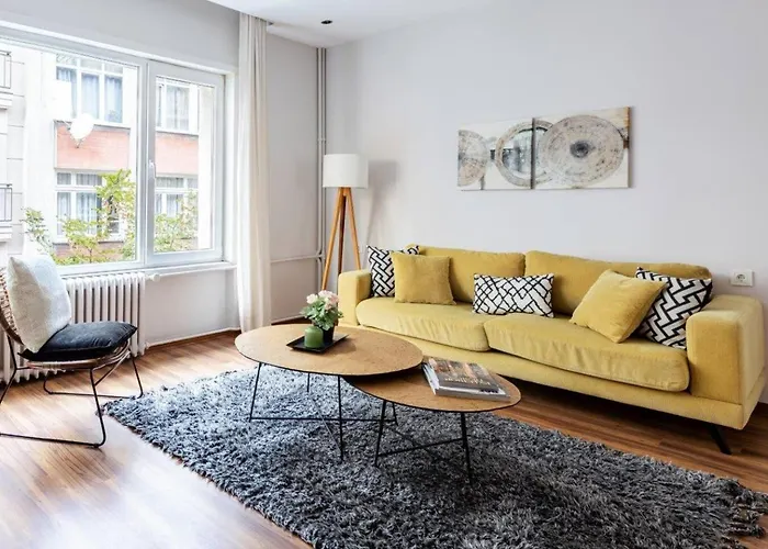 Spacious Modern Airy 4bed2bath Home! #369 Διαμέρισμα