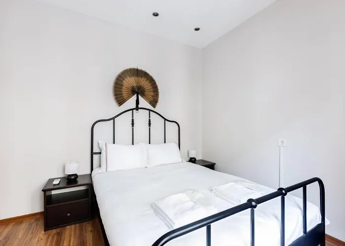 Spacious Modern Airy 4bed2bath Home! #369 Διαμέρισμα *