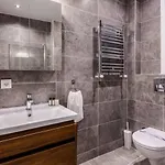 Lejlighed Spacious Modern Airy 4bed2bath Home! #369