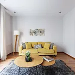Lejlighed Spacious Modern Airy 4bed2bath Home! #369 *