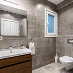 Spacious Modern Airy 4bed2bath Home! #369 Lejlighed