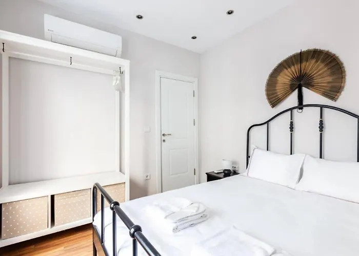 Spacious Modern Airy 4bed2bath Home! #369 *