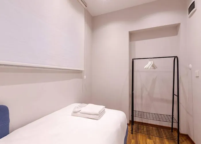 Spacious Modern Airy 4bed2bath Home! #369